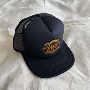 Vans trucker hat black gold